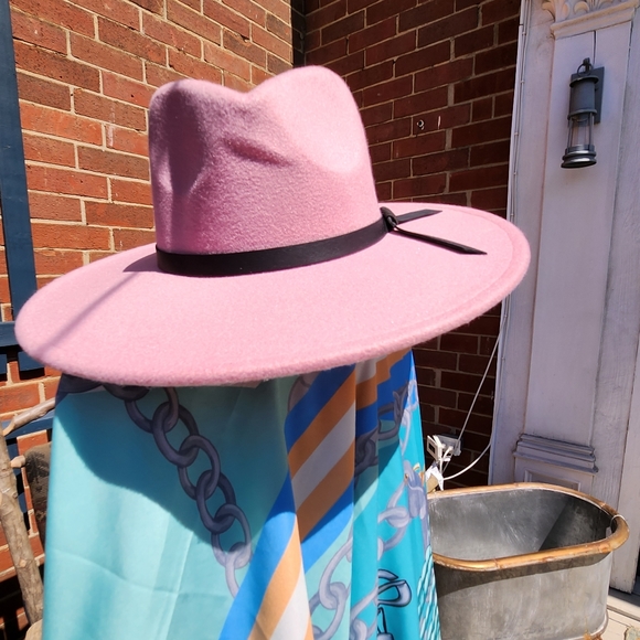 The "Amazing Amal" Hat with Black Ribbon Detailing - Picture 11 of 17